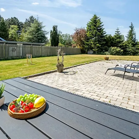 Agneta - 1km From The Sea By Interhome