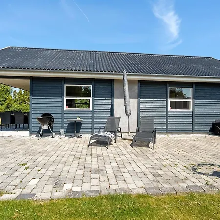 Dom wakacyjny Agneta - 1km From The Sea By Interhome Bøtø By