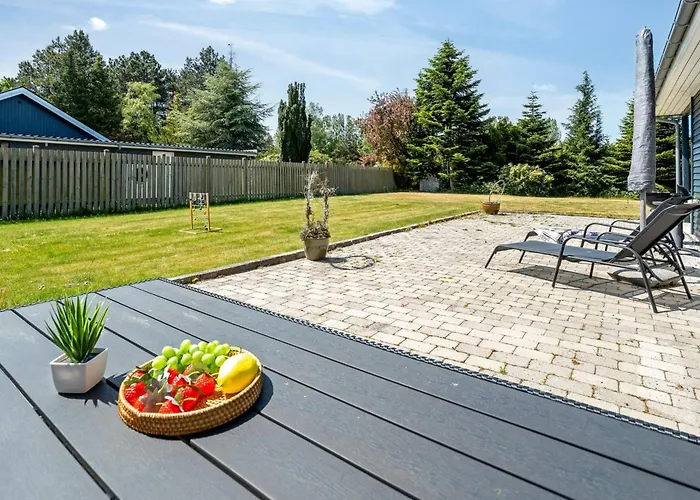 Agneta - 1km From The Sea By Interhome