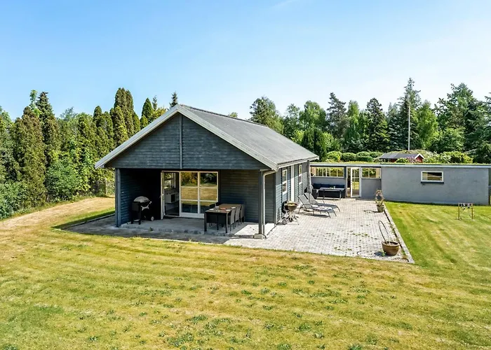 Agneta - 1km From The Sea By Interhome